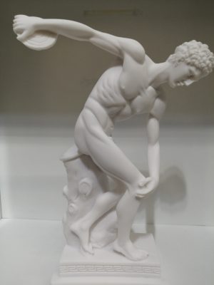 ALABASTER STATUE OF DISCUS THROWER WHITE STATUES